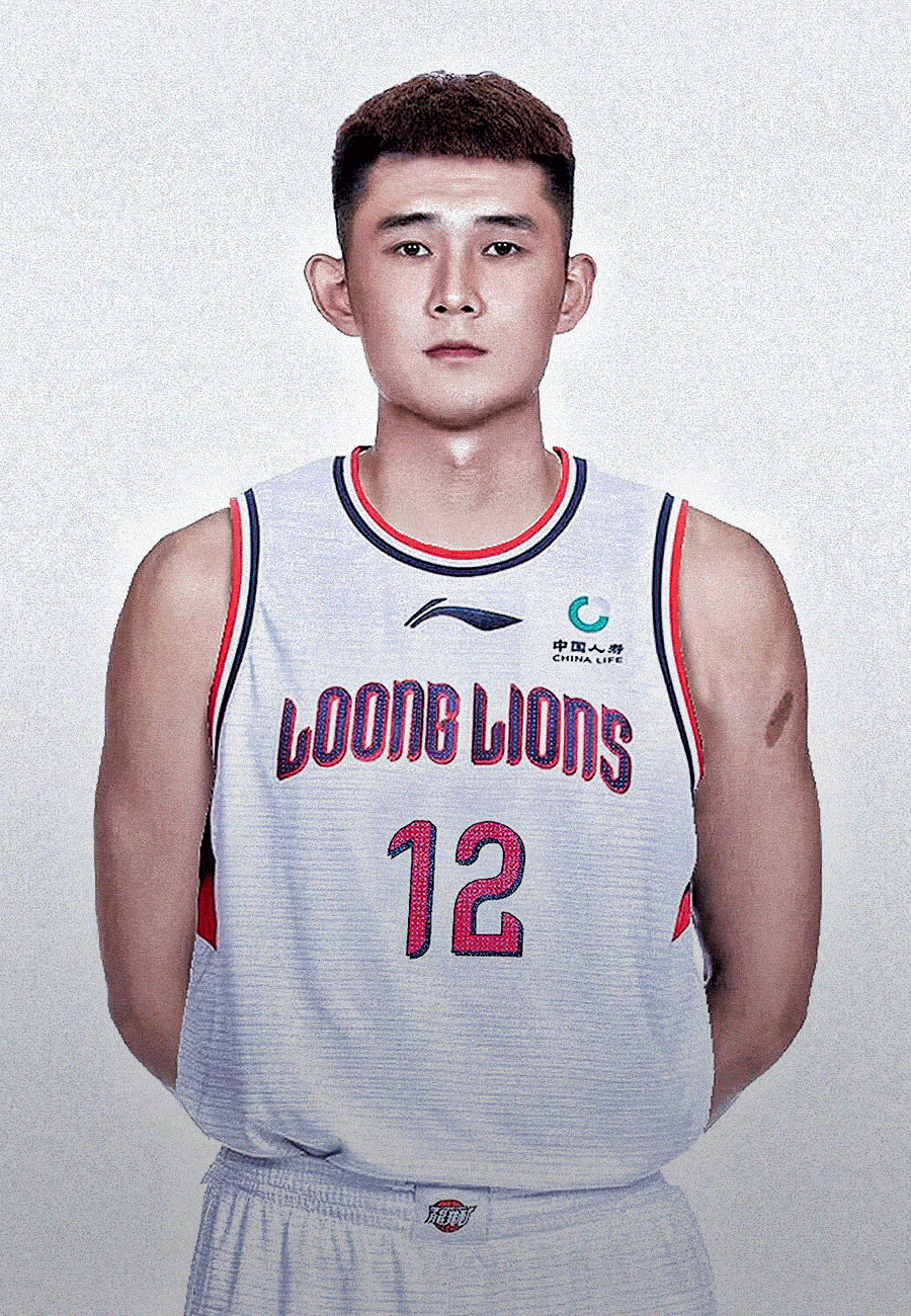 新秀刘佳鑫签约caa中国,多领域拓展无限潜能,开创职业生涯新高度_篮球