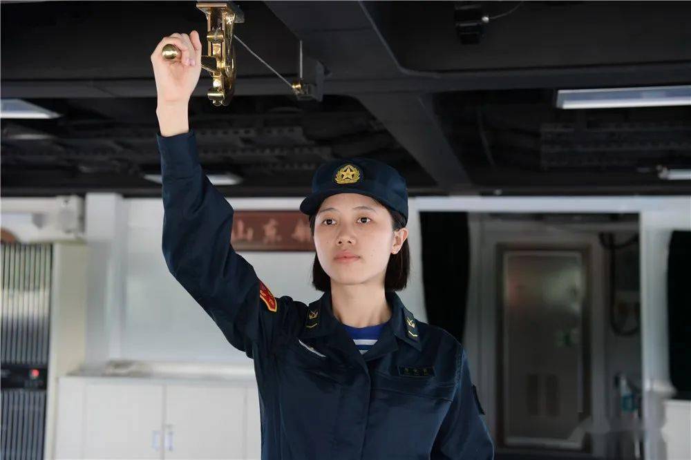 萍乡姑娘唐晓菁,24岁掌舵山东舰!_航母_舰载机_大海