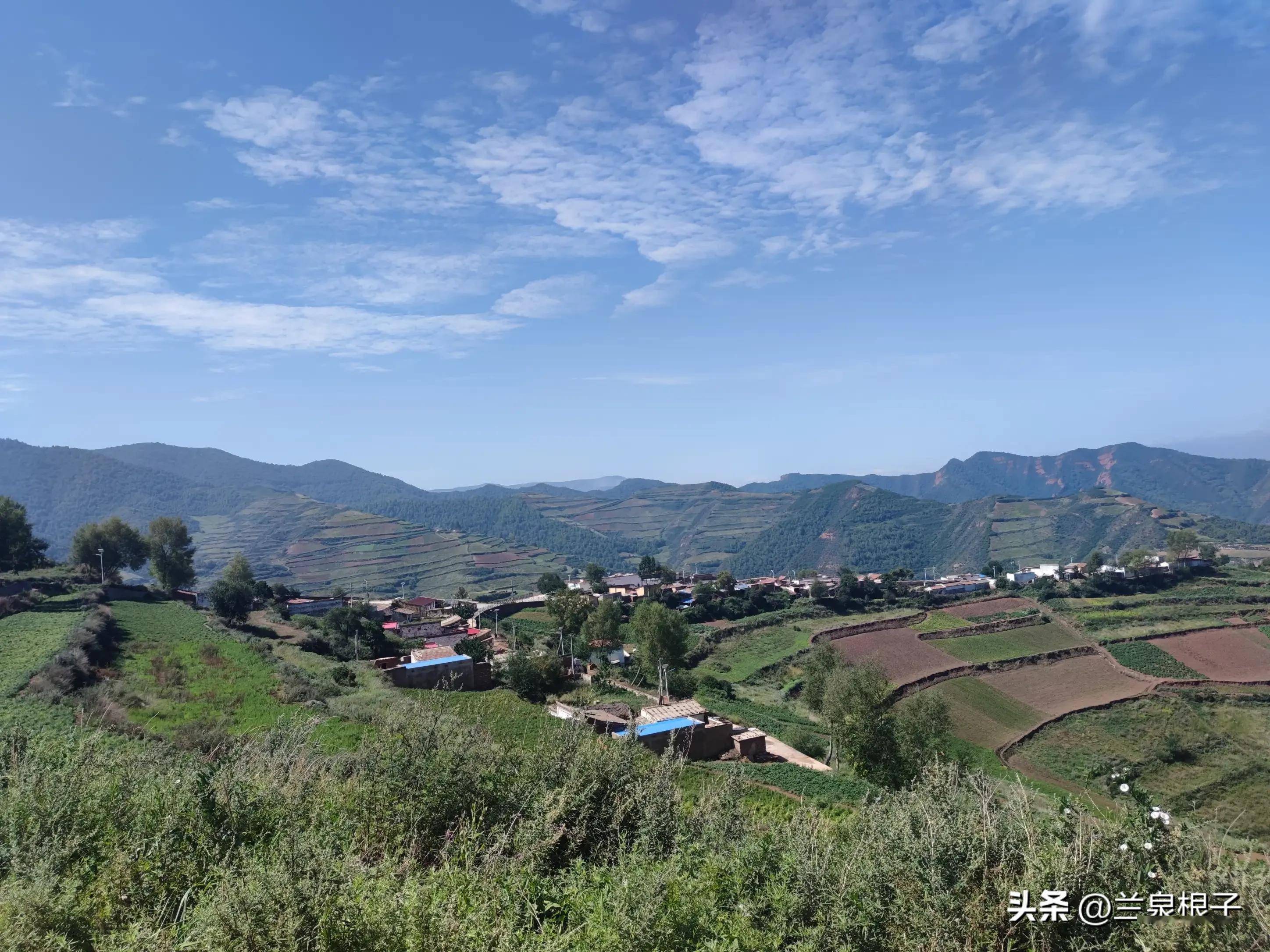 初秋时节行游兰州南部大山深处阿干镇深沟掌村_群山_景区_嘴山