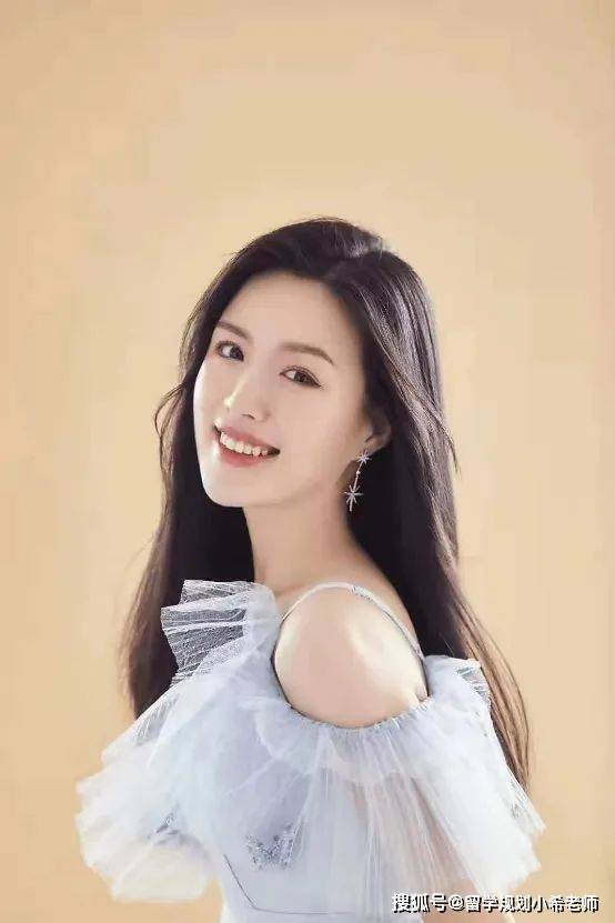 易文卉(曾用名苏子栖),中国内地90后女歌手,中国歌剧舞剧院女高音演唱