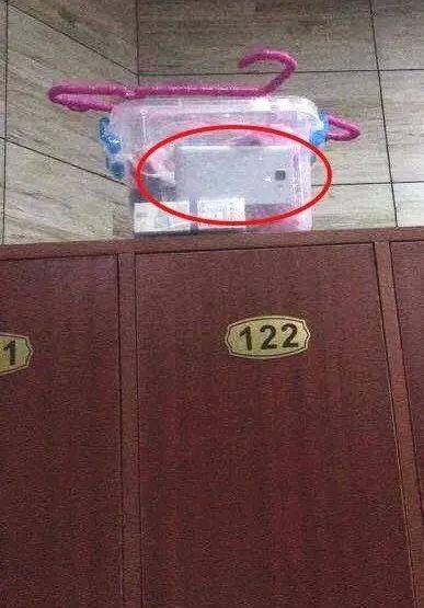 女子健身房遭偷拍,看到偷拍手段,网友怒了_陈女士_更衣室_手表