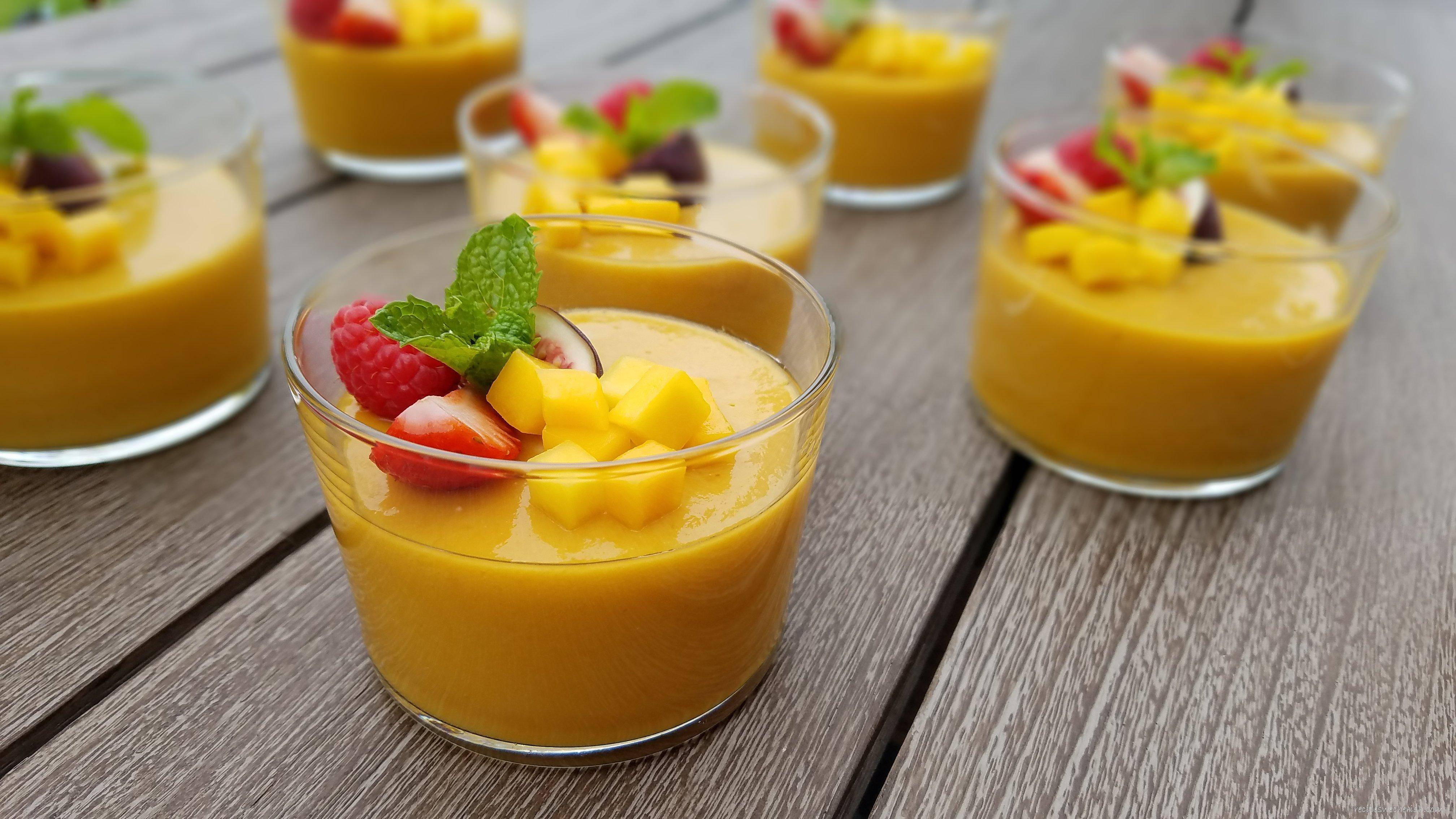 除了成熟的芒果,里面还加入了炼乳和糖,因此布丁更加浓稠.