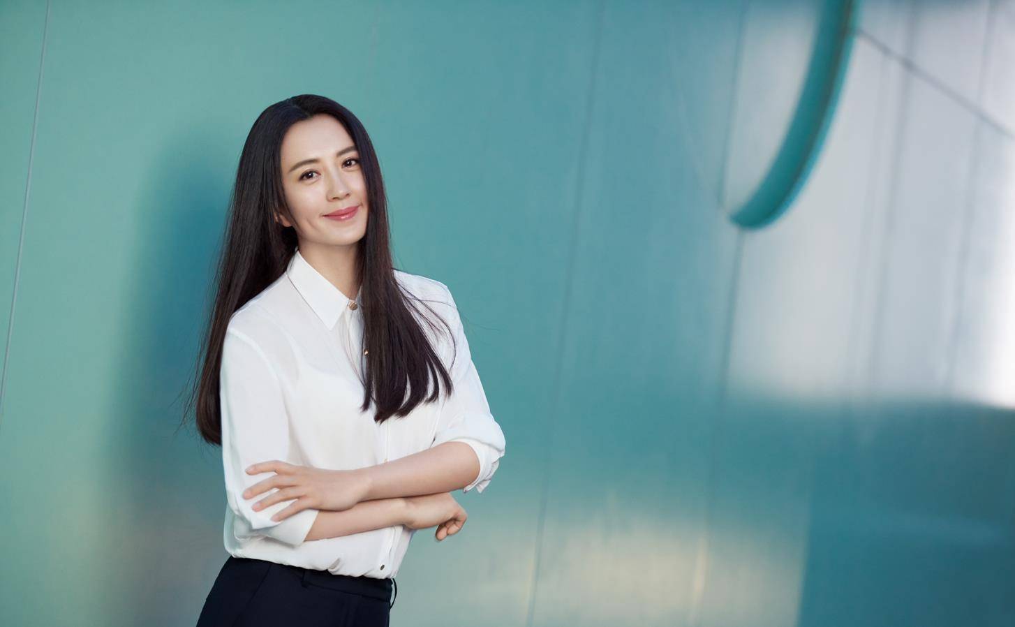 33拍戏怀孕26周早产,孩子11岁至今父亲是谜?网友:难怪不红!