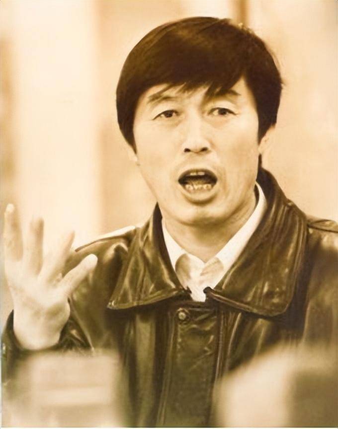 王有馥的老家在辽宁省大连市甘井子区大连湾镇前盐村,王军霞上小学时