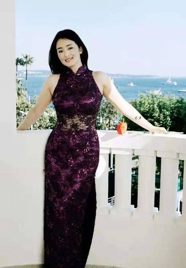 蜂腰翘臀,长腿丰乳,娱乐圈这些"半老徐娘",性感起来真要命_身材_许晴