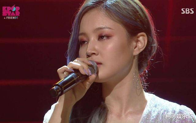 李遐怡回忆好友钟铉:谢谢他给了我《叹息》,我还能再唱这首歌吗?