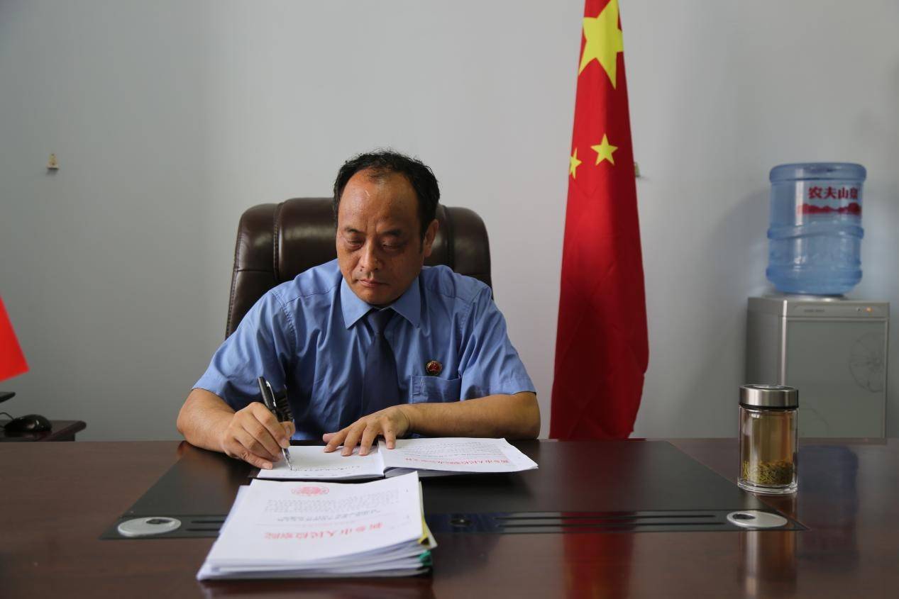 一个基层检察长的"脱薄"答卷