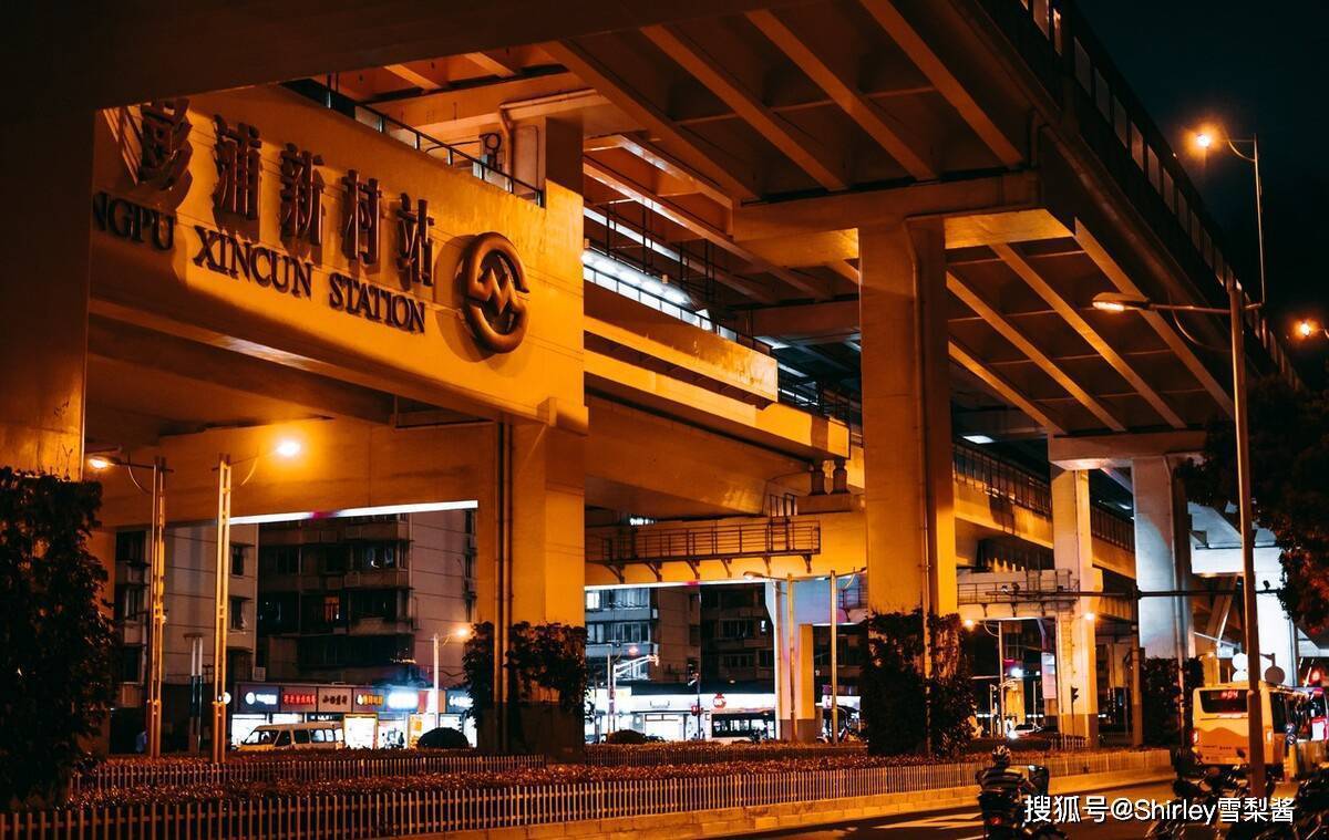 上海超大居民区，常住23万人拥有53个居委会，曾因夜市“逼”得8条公交绕道