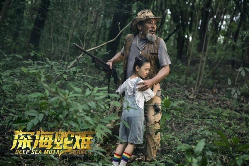 的感官刺激让惊险氛围更甚,赵毅新的近身肉搏更是贡献了众多高能场面