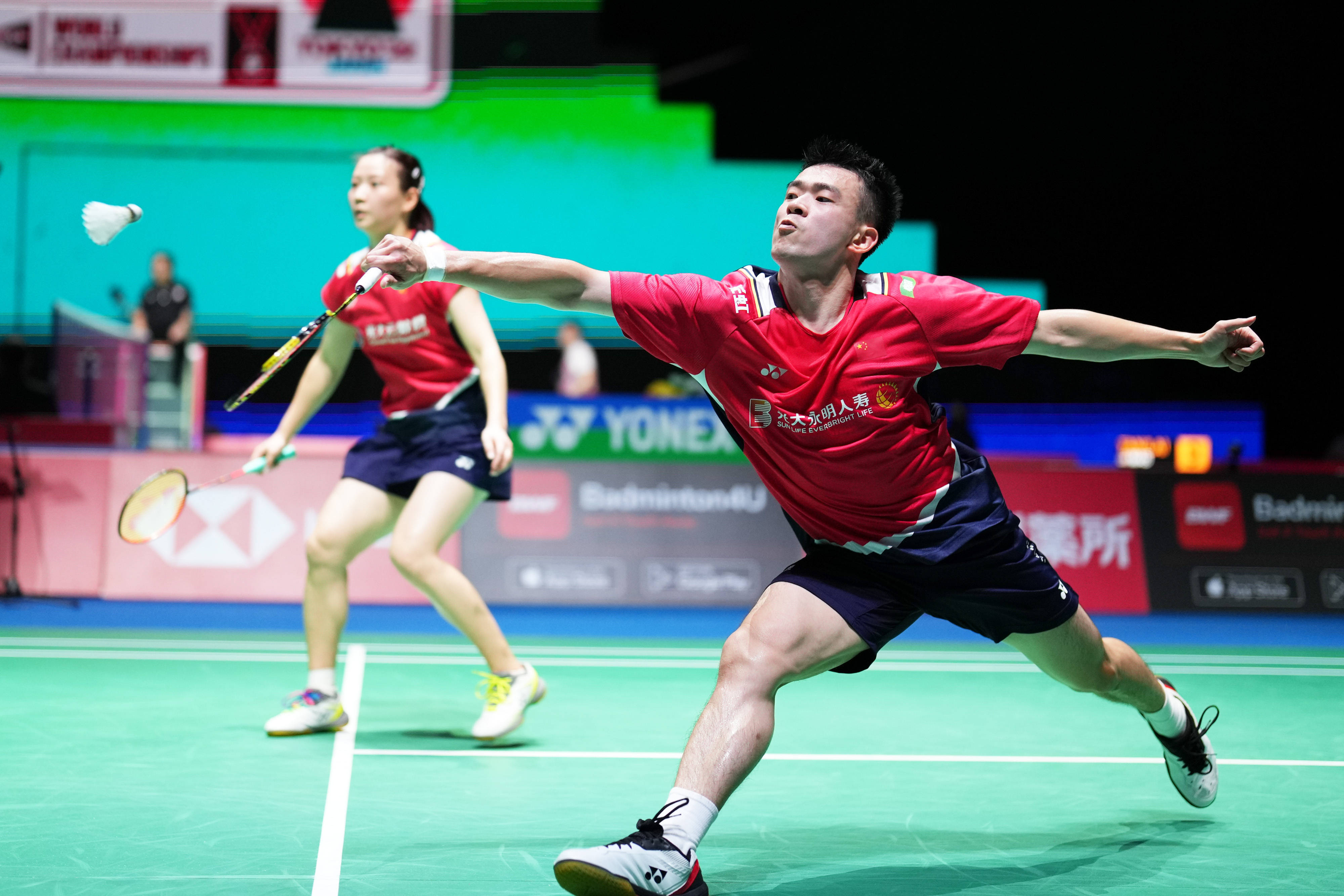 羽毛球——世锦赛:郑思维/黄雅琼晋级混双八强_比赛_素比_莎拉