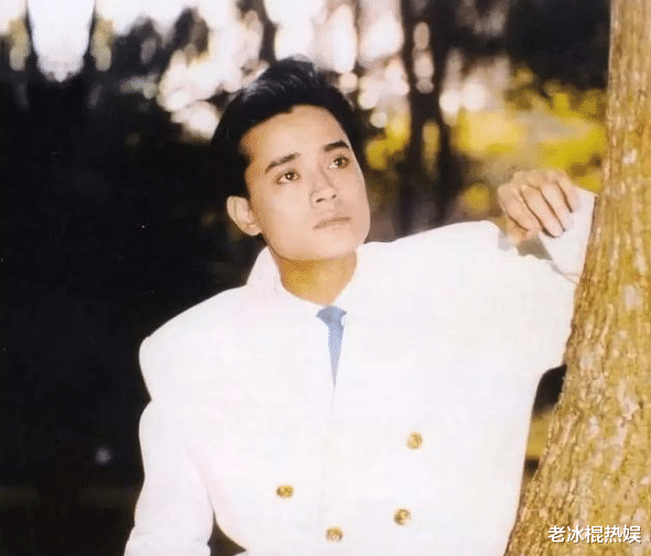 的情感之路并不顺畅,陈汝佳的生命中有两个重要的女人一个是郑璞玉,一