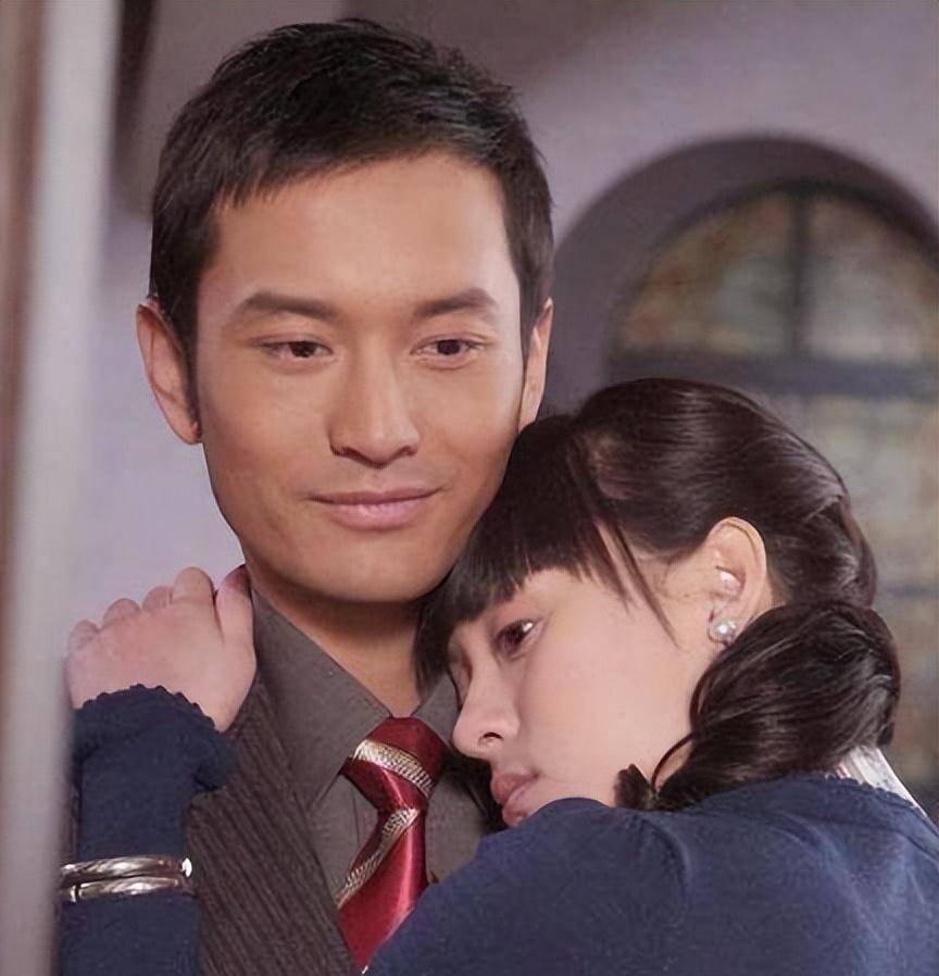 同样演"冯程程",把赵雅芝和孙俪放在一起对比,差距就出来了_上海滩