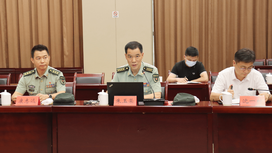 常州市军分区副司令员朱玉荣对金坛区党管武装工作给予充分肯定,认为