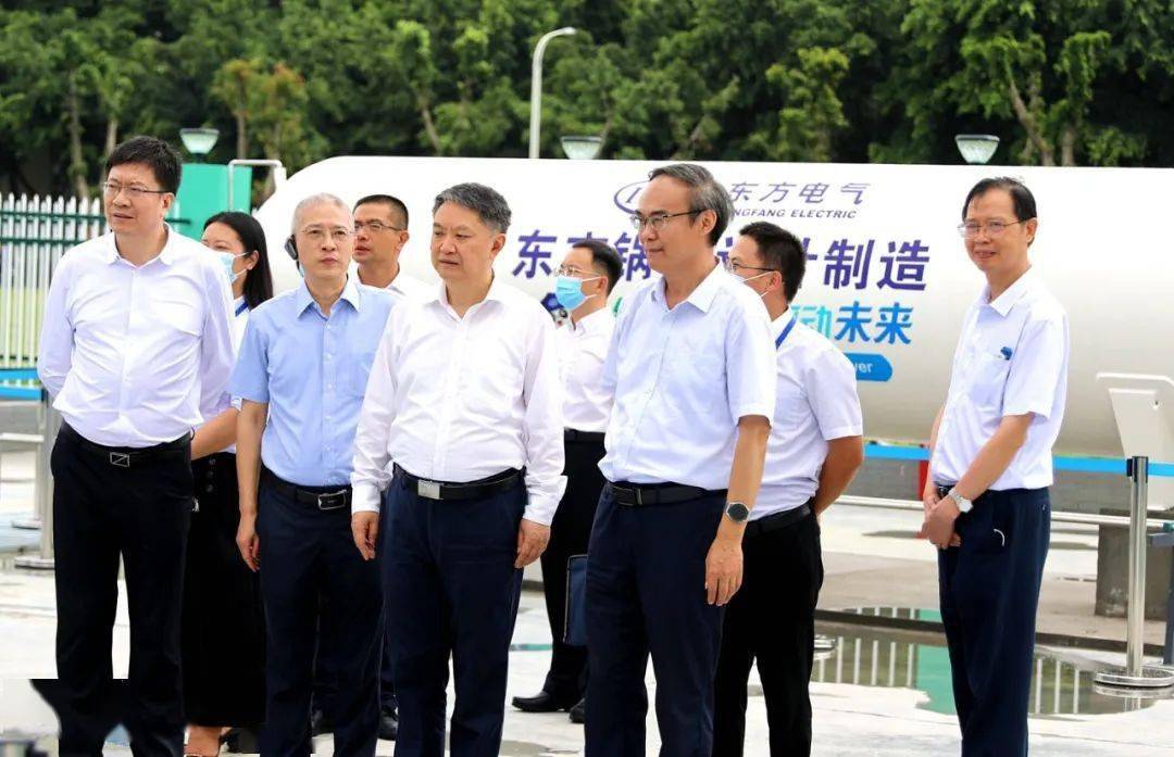 长温枢刚,党组成员,副总经理,总会计师邵国勇一行在集团公司总经理