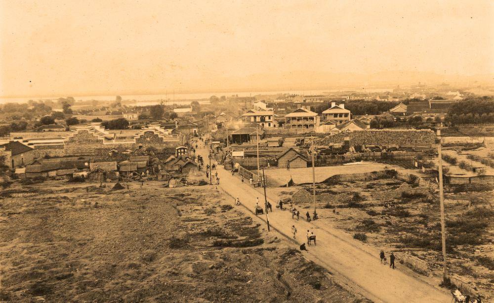 老照片:1913年南京江南贡院全景,明孝陵四方城神功圣德碑亭_上新河