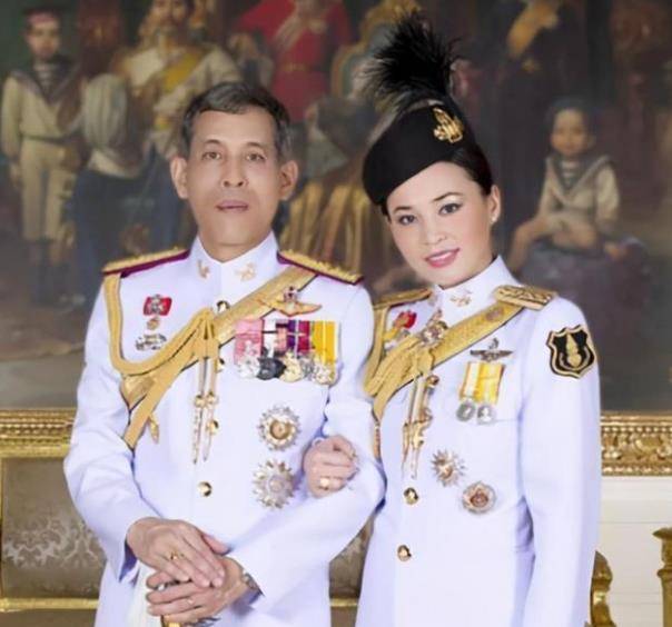 苏提达和诗妮娜为何都是"将军",西拉米和余娃西达则是"侍女"?