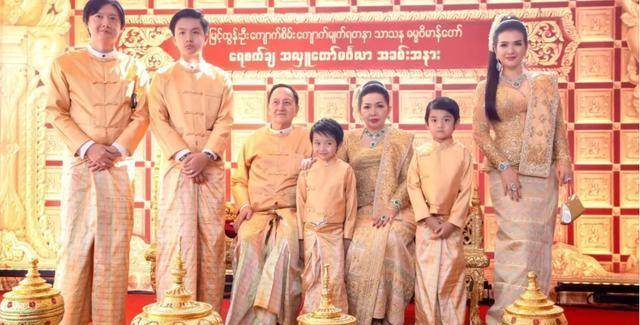 缅甸翡翠家族，有钱到超乎你我想象，连宝宝都佩戴百万级翡翠饰品