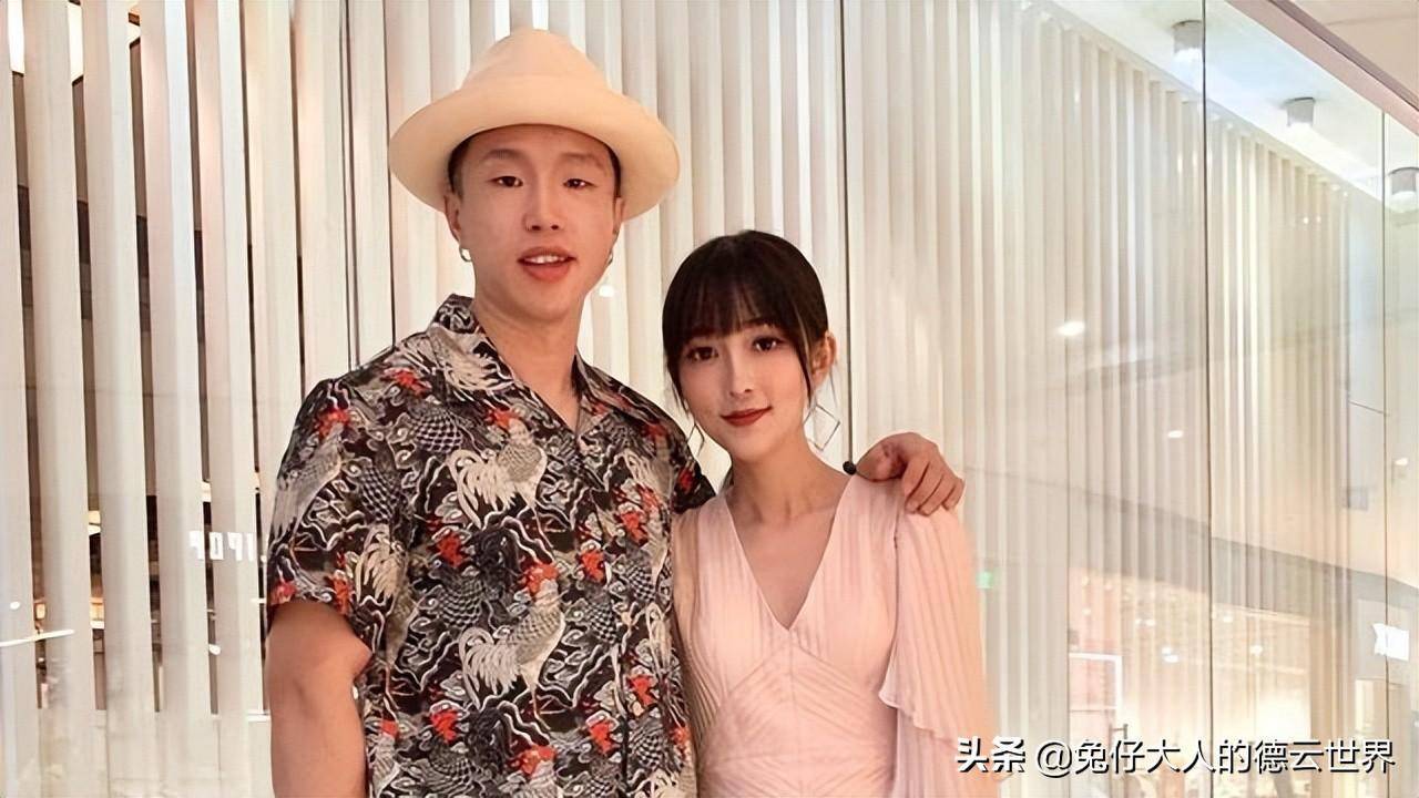 德云社饼嫂晒节日礼物,引发大家热议,粉丝:烧饼真有福气_曹鹤阳_瓦舍