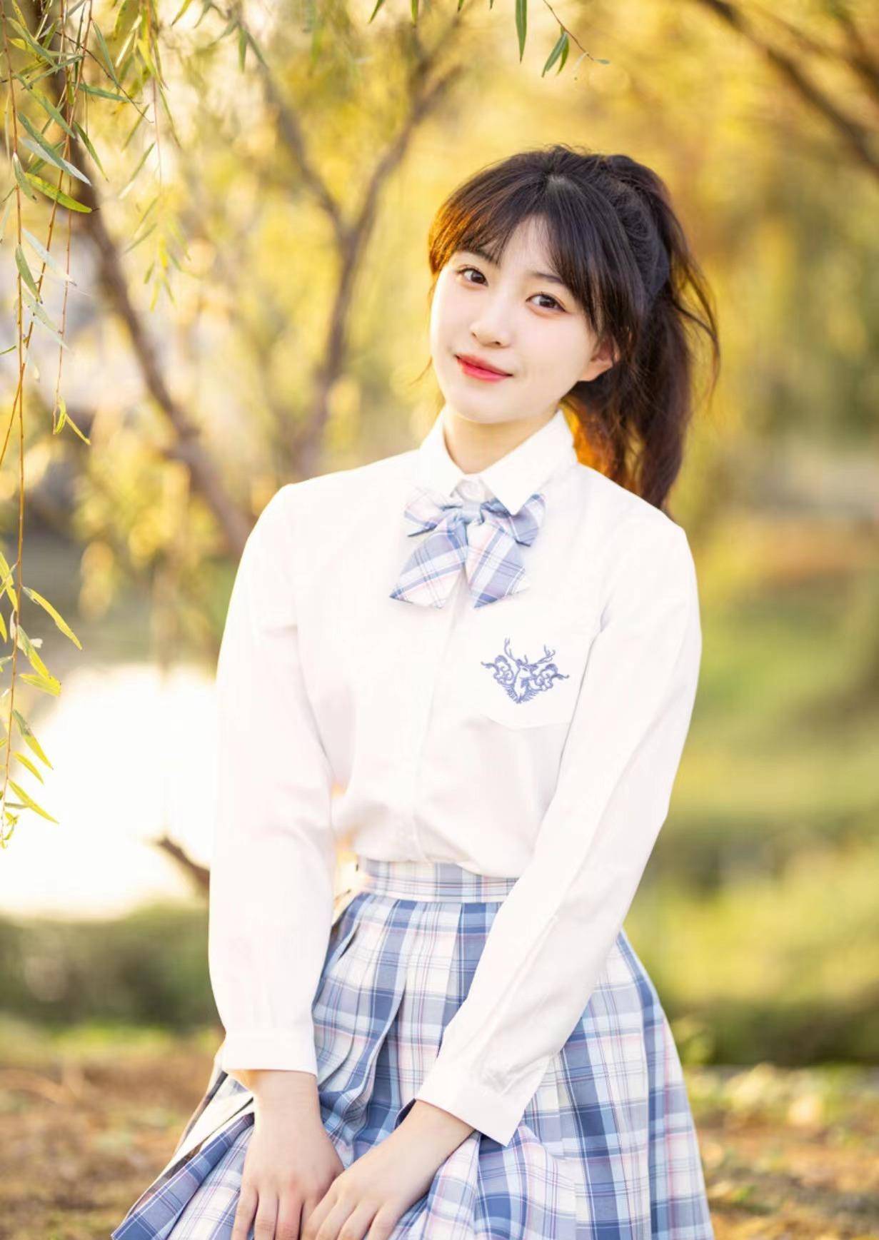 简约又大方自然的拍照姿势,单人照这么拍,照片真的美_镜头_颜都比