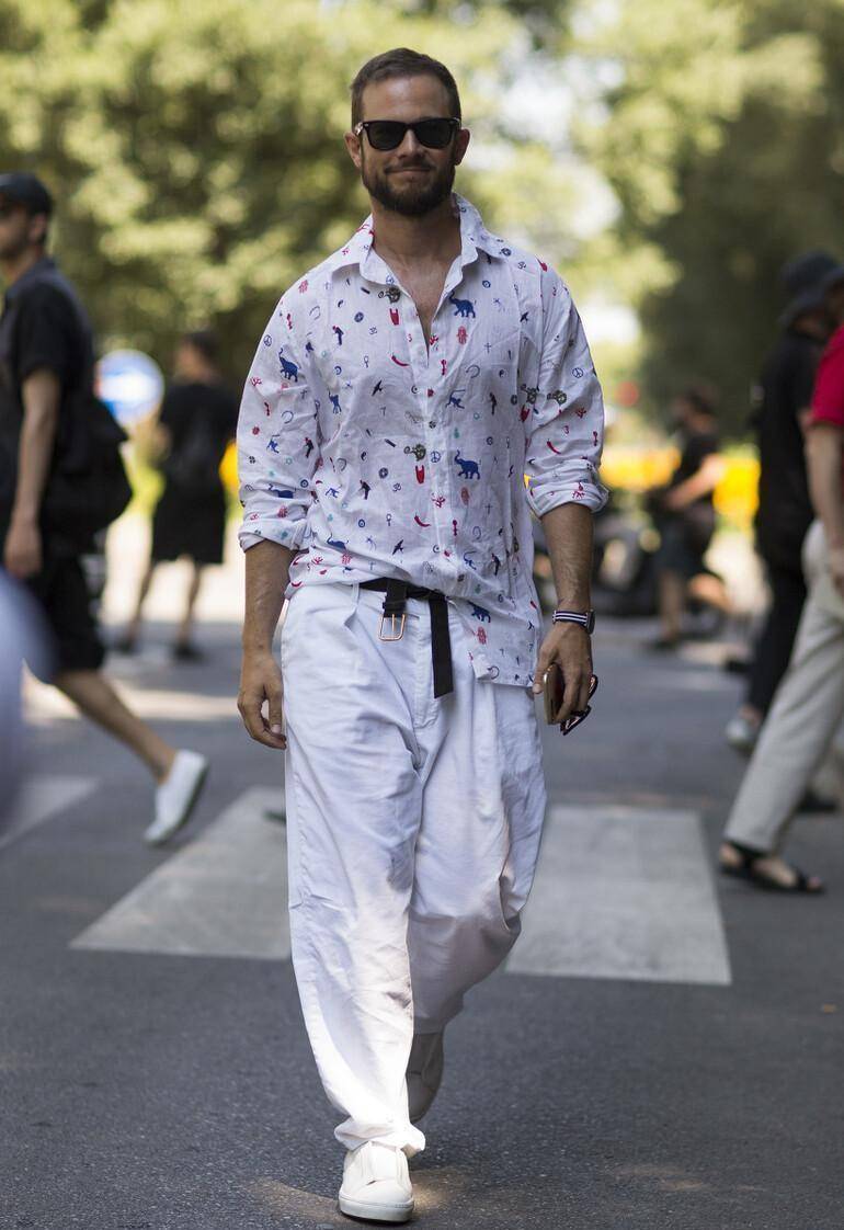 男士穿"花衬衫"痞帅个性,要这么搭配才好看,走在街上绝不撞衫_款式