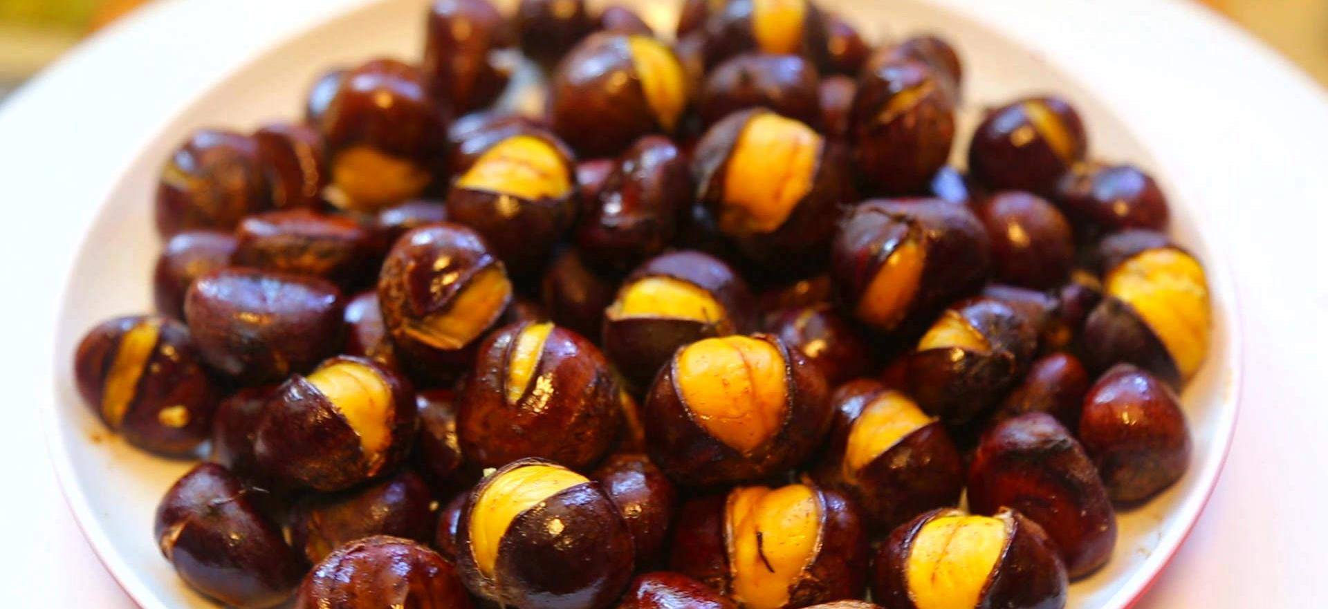 1斤板栗2勺糖,原来糖炒板栗这么简单,一个炒锅就行,真好吃!