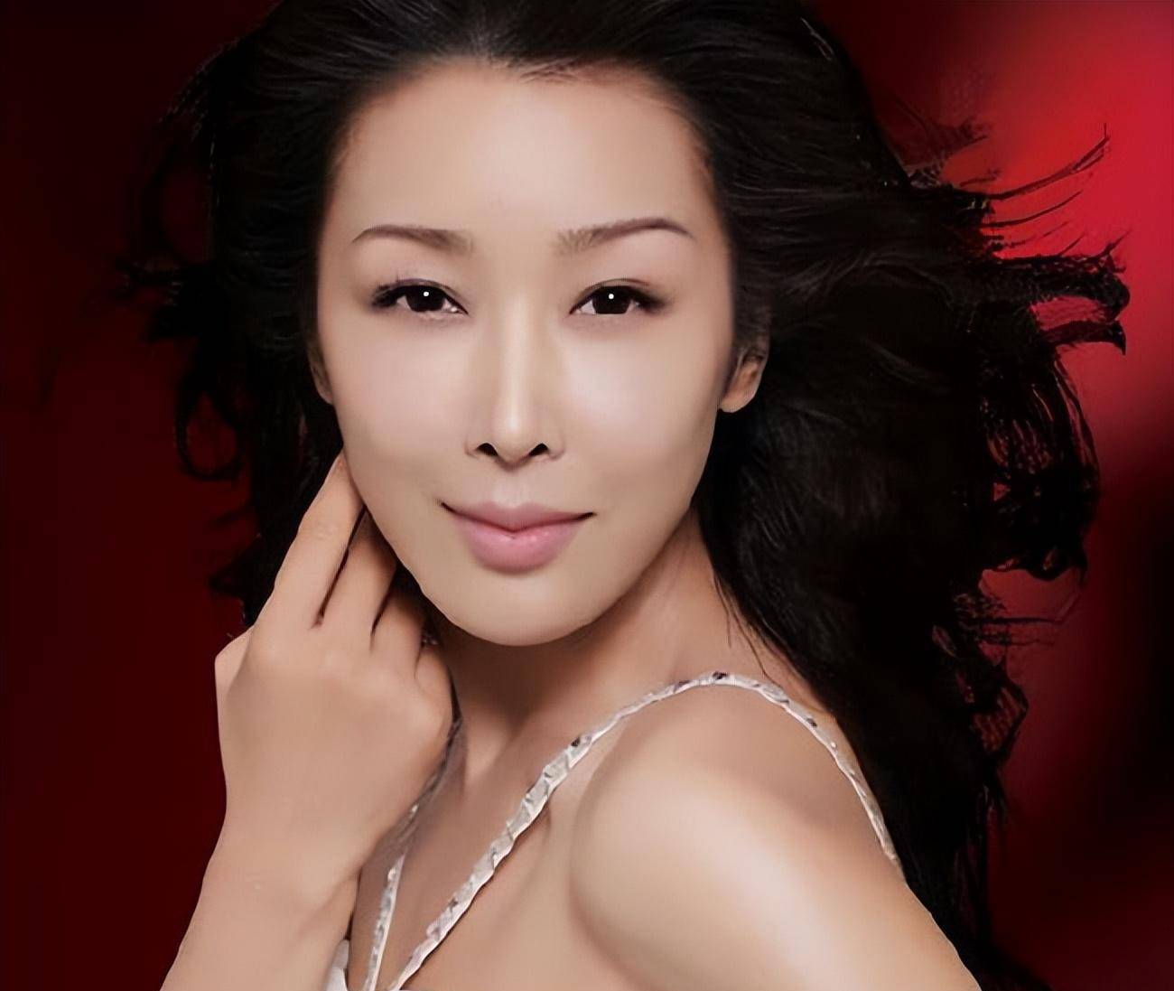 孙悦:两度成小三,还被传"克夫之命",现在的她被富豪宠成宝_那英火