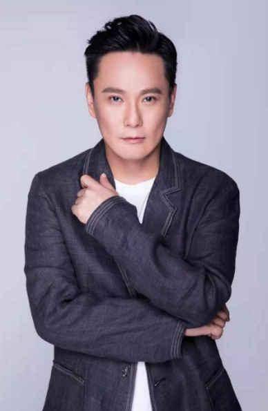 丢给助理去唱,结果他却成身价上亿的天王_张信哲_首歌_歌坛