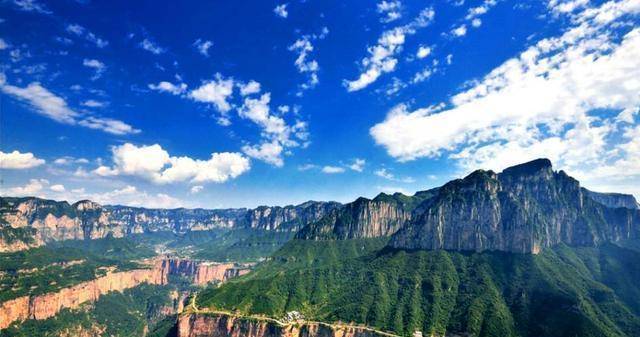 中国发现一个“井底村”，与世隔绝数千年，出行要靠爬梯子
