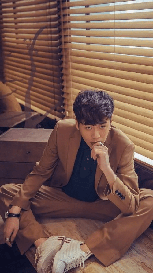 "富二代演员"张若昀的娱乐圈历险记_张健_父亲_儿子