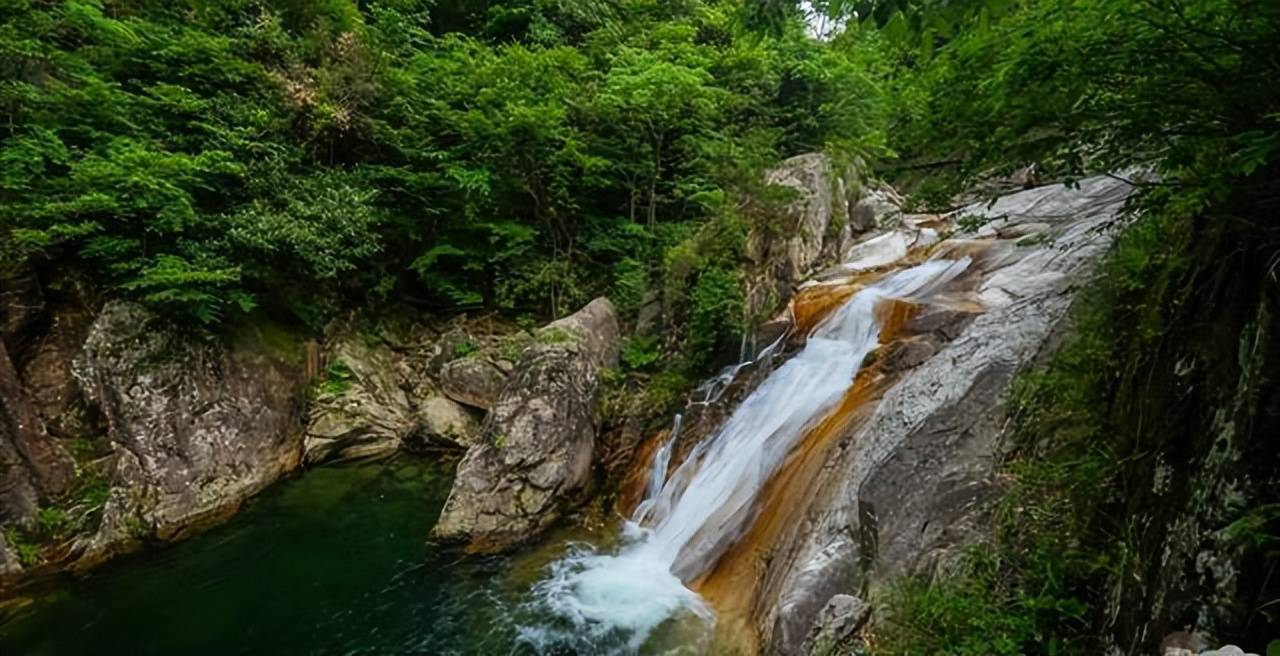 金寨天堂寨旅游资源极其的丰富,可概括为森林物种珍稀,瀑布景观独物