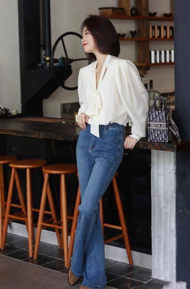 "衬衫 微喇裤"才是今年初秋的正确打开方式,显高显瘦还特有范_建议