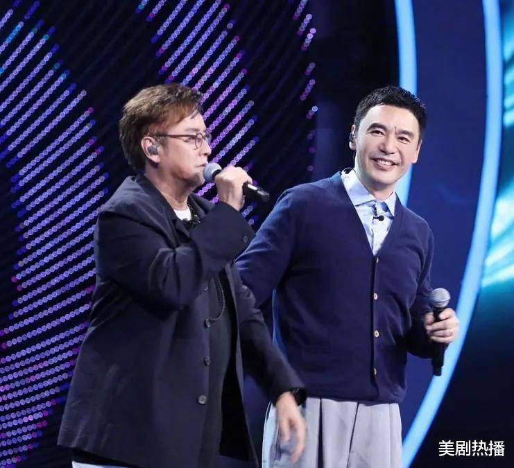 67岁钟镇涛罕见亮相综艺,相比老友谭咏麟,他像吃了"防腐剂"_范姜_女儿