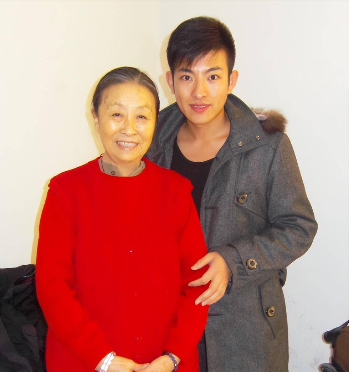 张少华:一生节俭住40平方米房子去世1年多,老伴的痴情让人落泪_妈妈