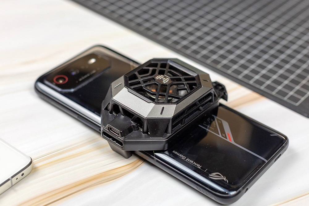 北通千机寒散热器,三档智能控温,让你的手机迅速“退烧”