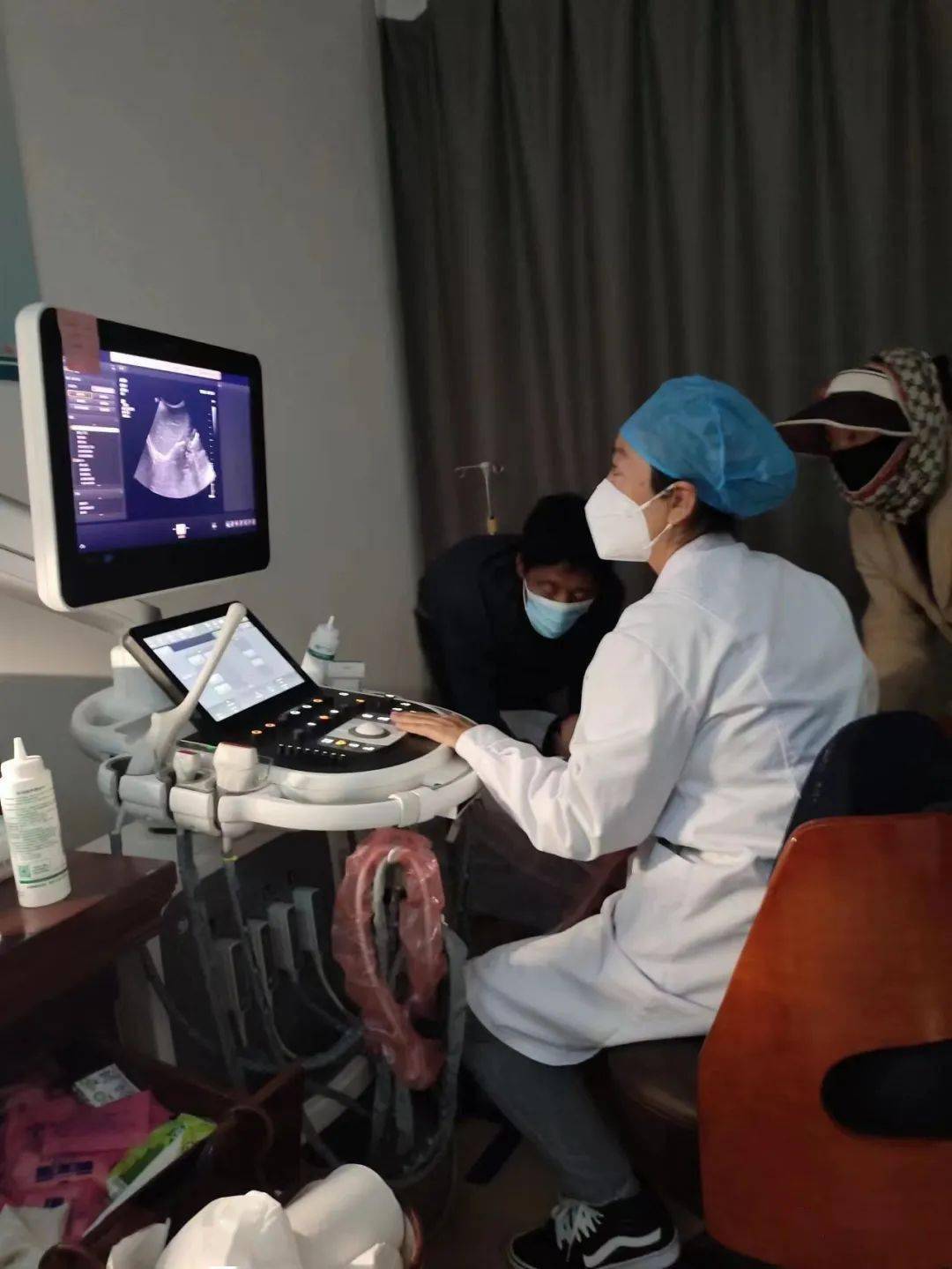 最美的"声波"——记州人民医院超声科主任卓玛_患者_检查_疫情