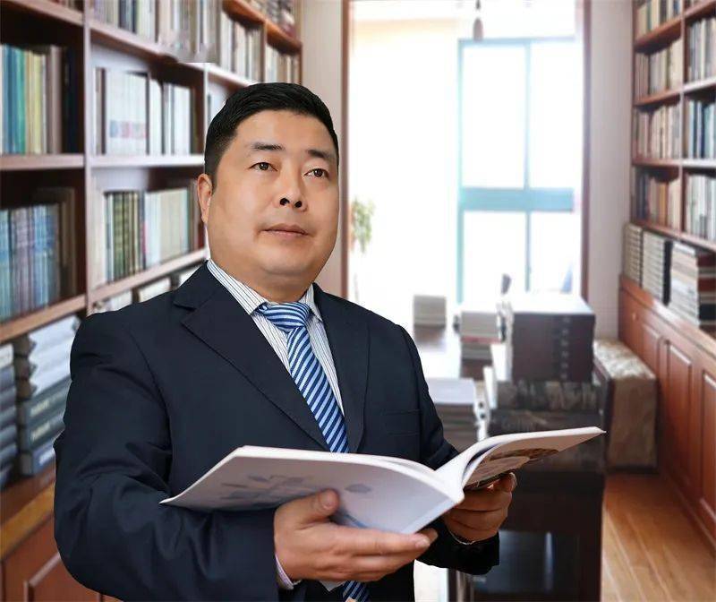 李勇,南江县小河职业中学校长,正高级教师,四川省特级教师,教育部现代