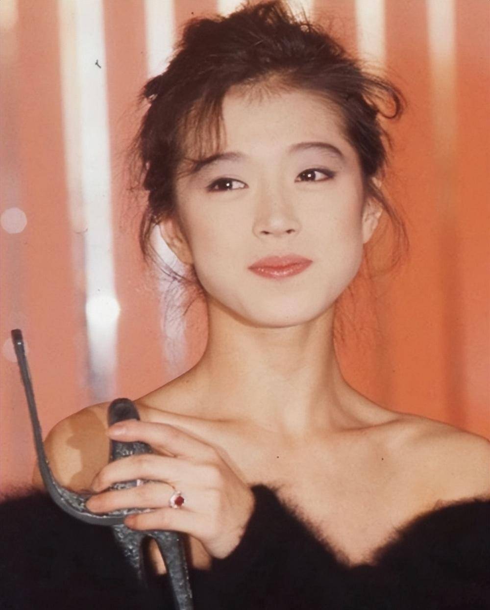 昭和时代的3个歌姬,松田圣子上榜,山口百惠排第二_中森明菜_作品_外表