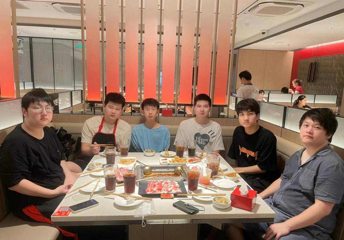 gk被前中单曝出丑闻,老板豆豆克扣工资,强行洗白却被喷上热搜_战队