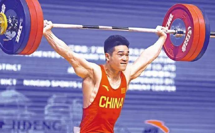 奥运会举重项目比赛规则,你都知道多少?_动作_选手_杠铃