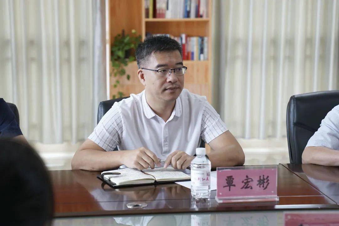 柳州市宣传部部长图片