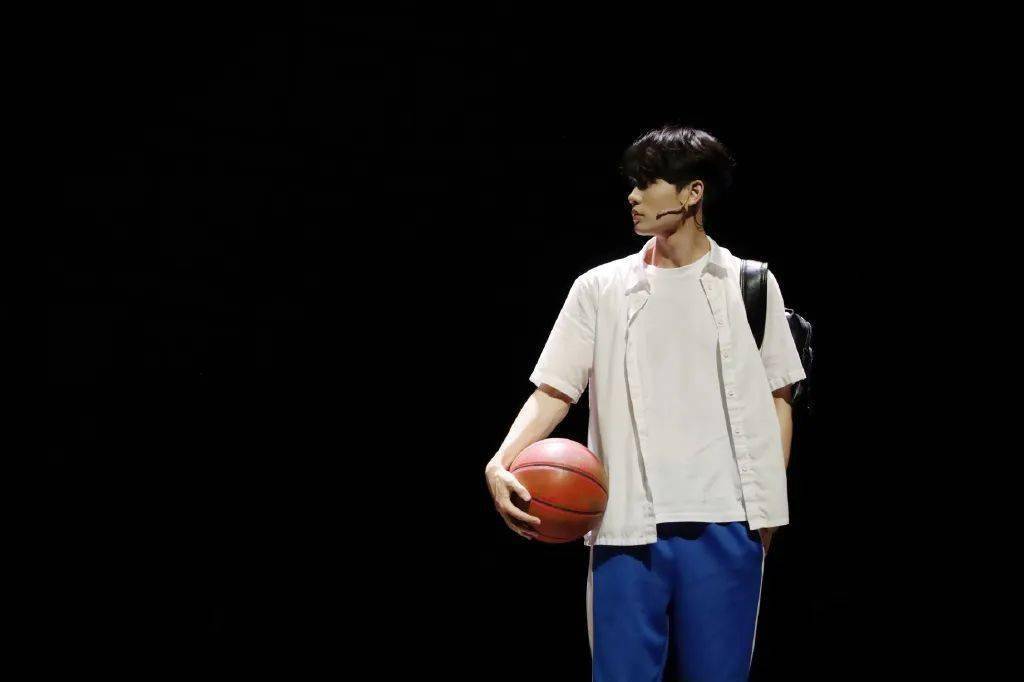 学院风穿搭走一个~_校服_青春_刘耀文