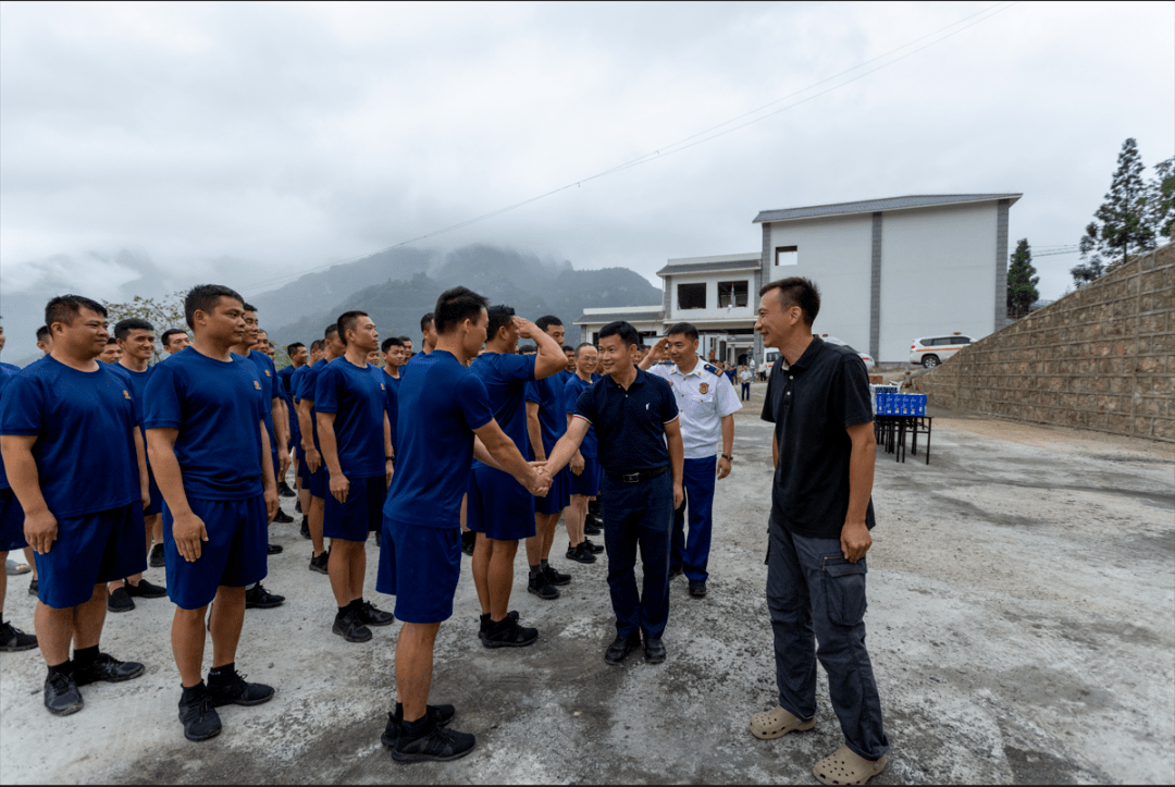 8月29日下午,大關縣委副書記,縣長刀正強,昭通市消防救援支隊政治委員