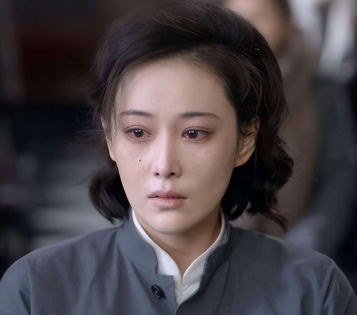 《民国大侦探》张馨予太圈粉了,素颜出镜超美,分饰两角演技炸裂_张茵