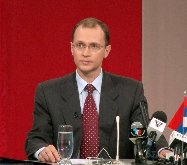 叶利钦连提三次,终于让基里延科当总理,为何仅4个月就对其解职_切尔诺