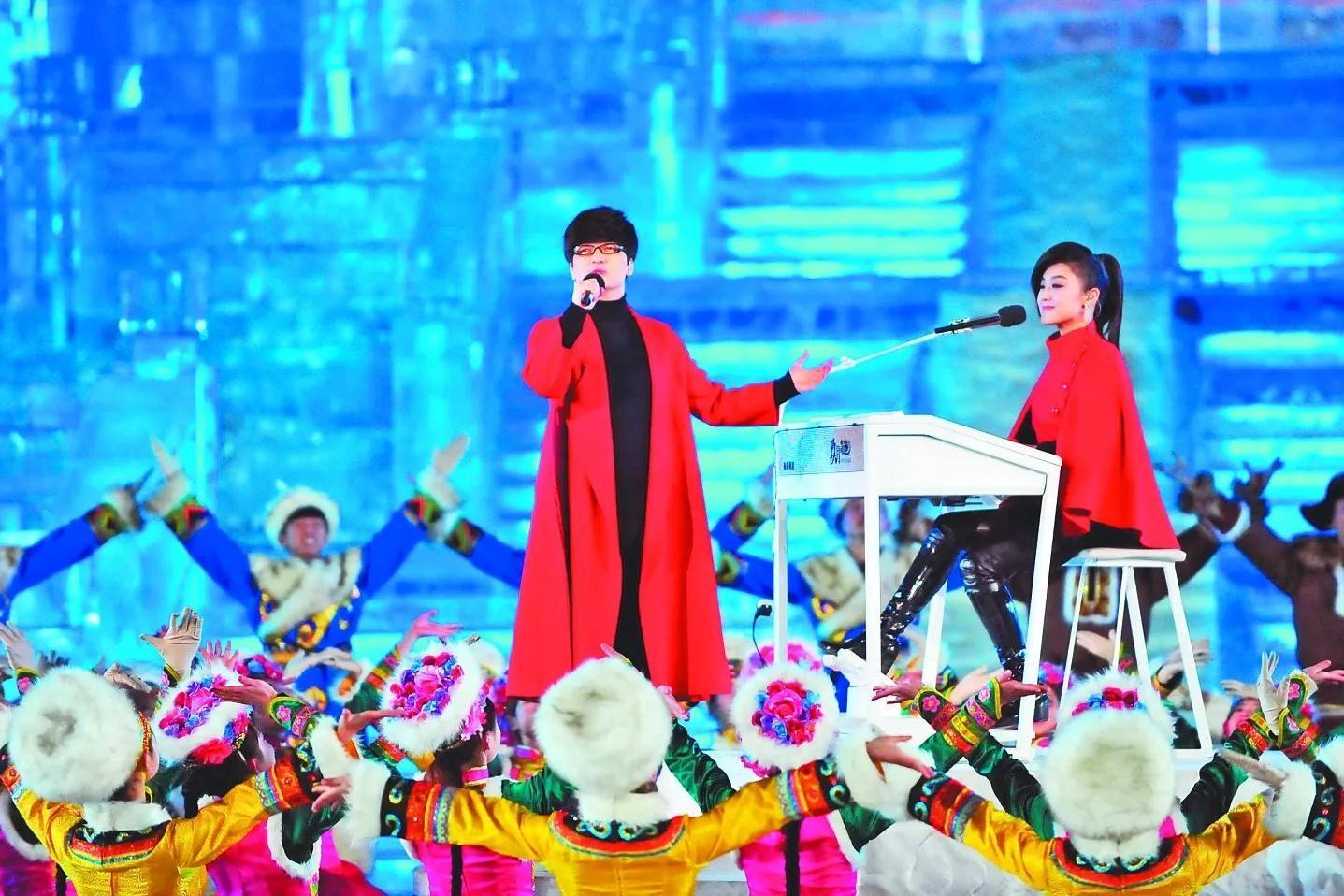 2011 年,玖月奇迹第一次登上央视春晚的舞台,表演歌曲《青春舞曲》