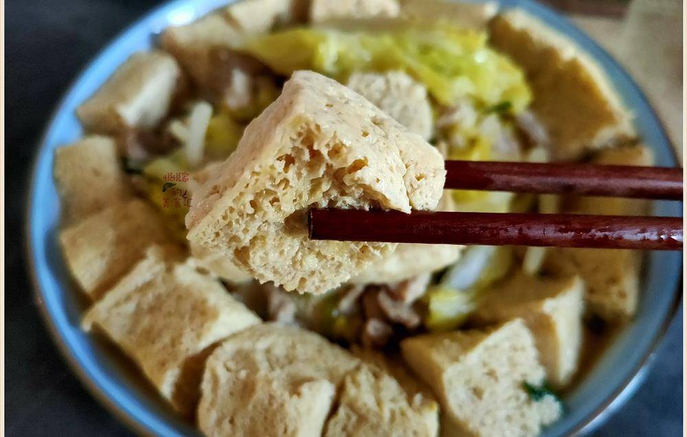 煮豆腐时,买回来后别直接煮,多加1步,风味独特,还