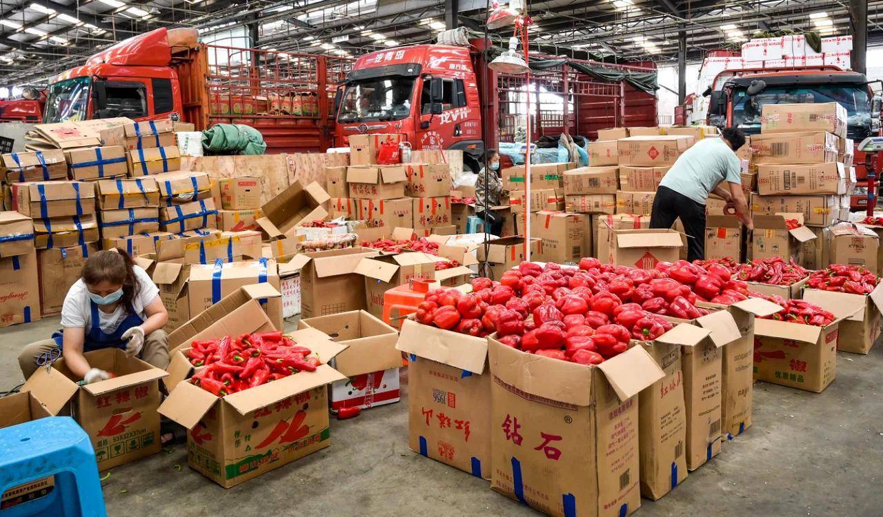 位于濛阳街道的四川国际农产品交易中心,是全国唯一的国家级蔬菜市场