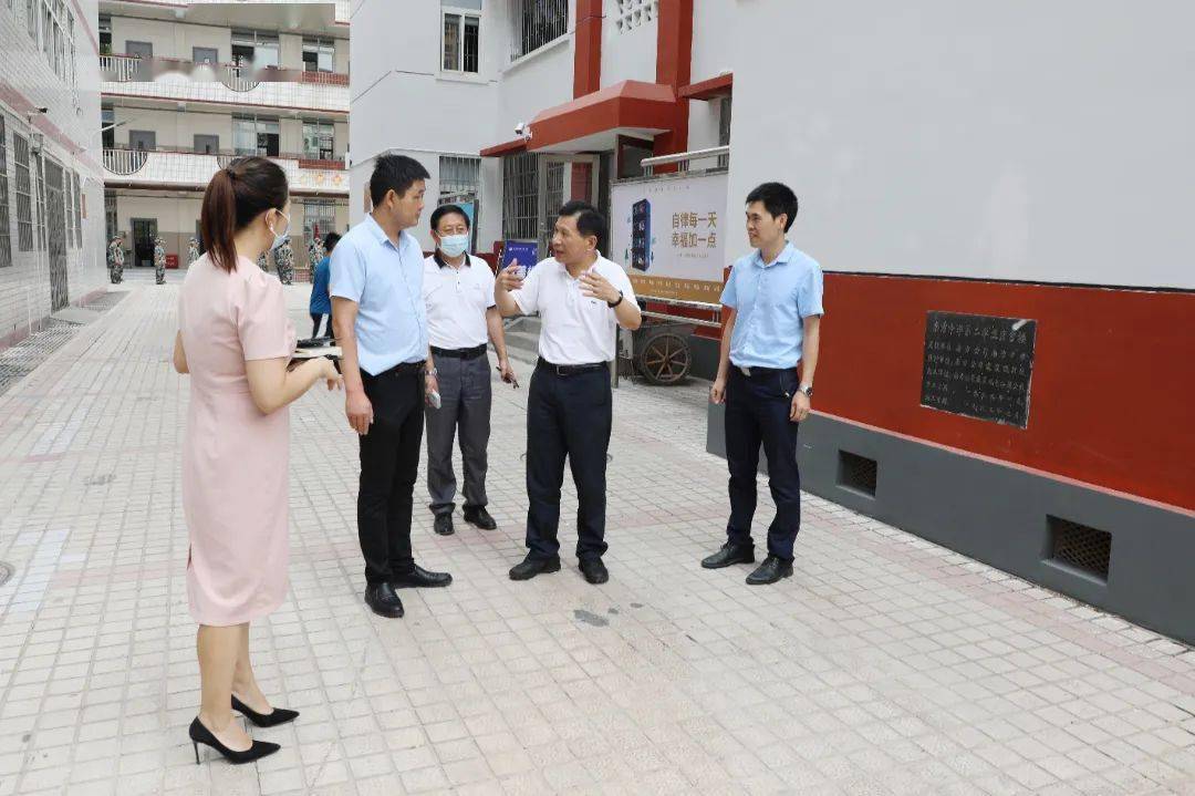 【特别关注】市教育局局长吴安浩莅临我校检查指导开学工作_远恒_株洲