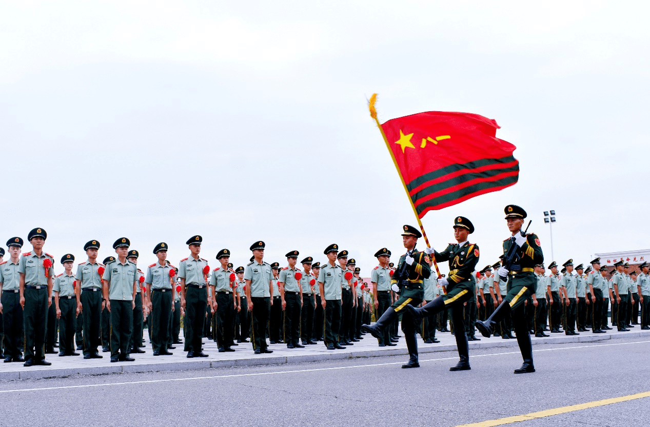 武警湖南总队某支队举行夏秋季士兵退役仪式