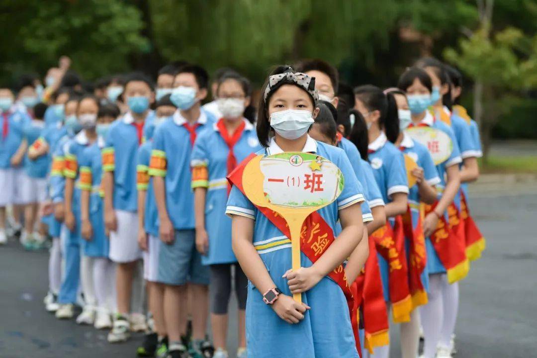 乐仪之声 | 仪征市实验小学举行"快乐起航 筑梦成长"入学仪式_年级